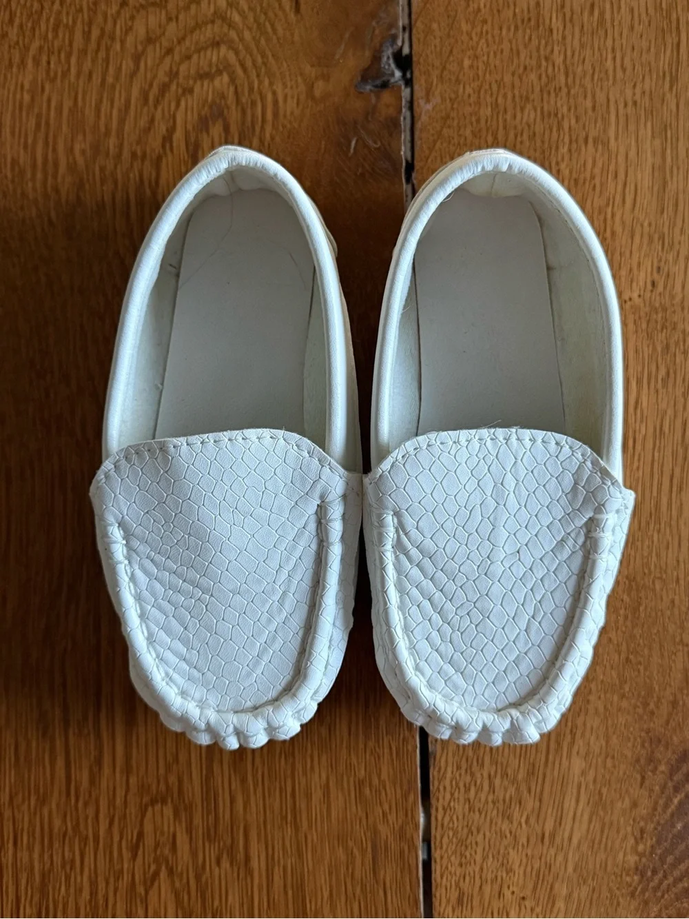 N/A comfortable white
